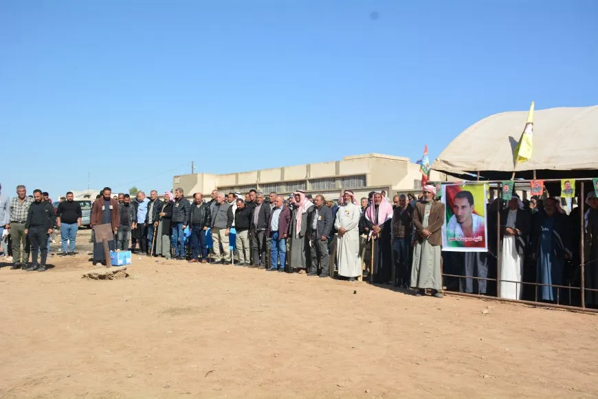 Di merasîma sersaxiyê ya şehîdên Siwêdiyeyê de peyamên berxwedanê