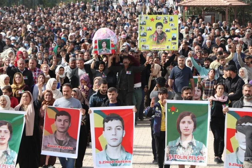 Li Kobanê ji bo 2 şehîdan merasîmek hat lidarxistin