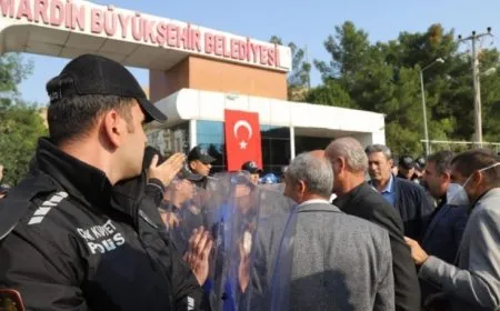 Girse li pêşiya şarêdariyên xwe ne