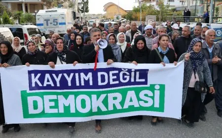 Li Xelfetiyê li dijî desteserkirina şaredariyê gel meşiya
