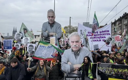 Bi sed hezaran li Kolnê Azadiya  Rêber Abdullah Ocalan dixwazin
