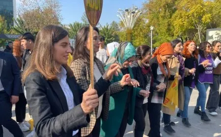 Girseya gel li qada mîtînga azadiye ye
