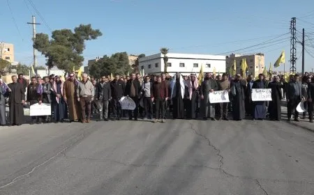 Li Tebqa û Kobanê mêr li dijî tundiya li ser jinan meşiyan