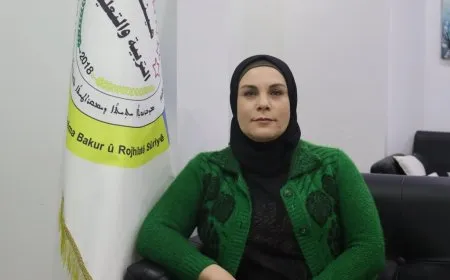 Desteya Perwerdeyê xwendekarên ji Lubnanê hatine li dibistanan bi cî dike