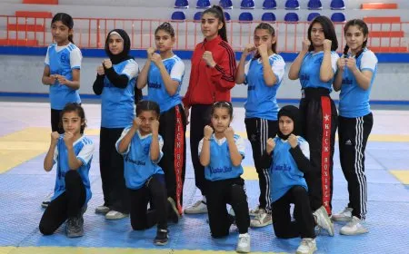 Li Qamişloyê turnuvaya kickboksê ya jinên ciwan li dar ket