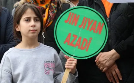 Walîtiya Amedê dirûşma ‘Jin, Jiyan, Azadî’ qedexe kir