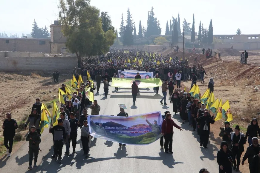 Xelkê Efrîn û Şehbayê li dijî pergala qirkirin û îşkenceyê meşiyan