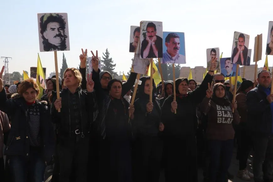 Xelkê Efrîn û Şehbayê li dijî pergala qirkirin û îşkenceyê meşiyan