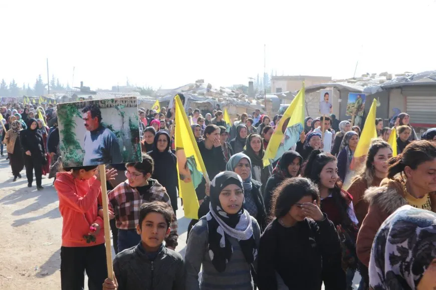 Xelkê Efrîn û Şehbayê li dijî pergala qirkirin û îşkenceyê meşiyan