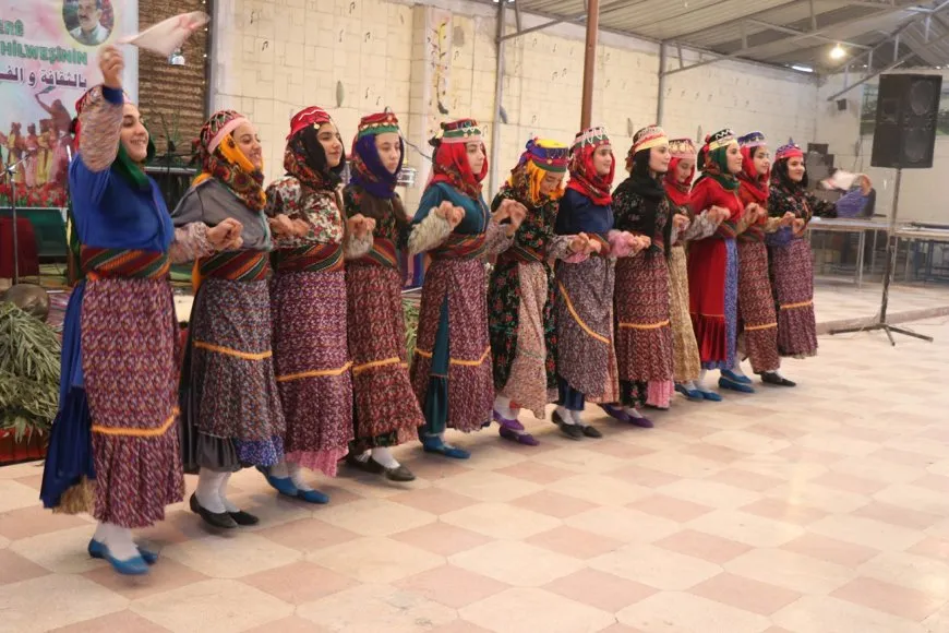 Tevgera Hîlala Zêrîna a Helebê konser li dar xist