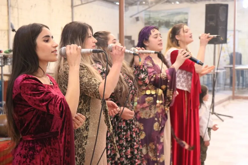 Tevgera Hîlala Zêrîna a Helebê konser li dar xist