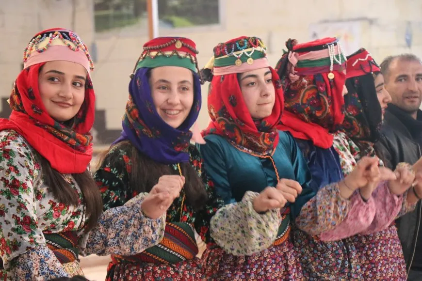Tevgera Hîlala Zêrîna a Helebê konser li dar xist
