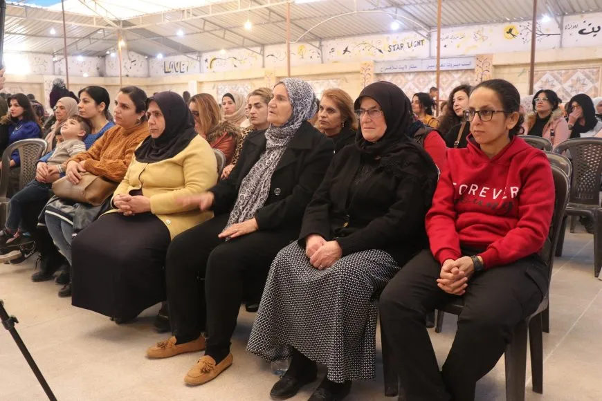 Tevgera Hîlala Zêrîna a Helebê konser li dar xist