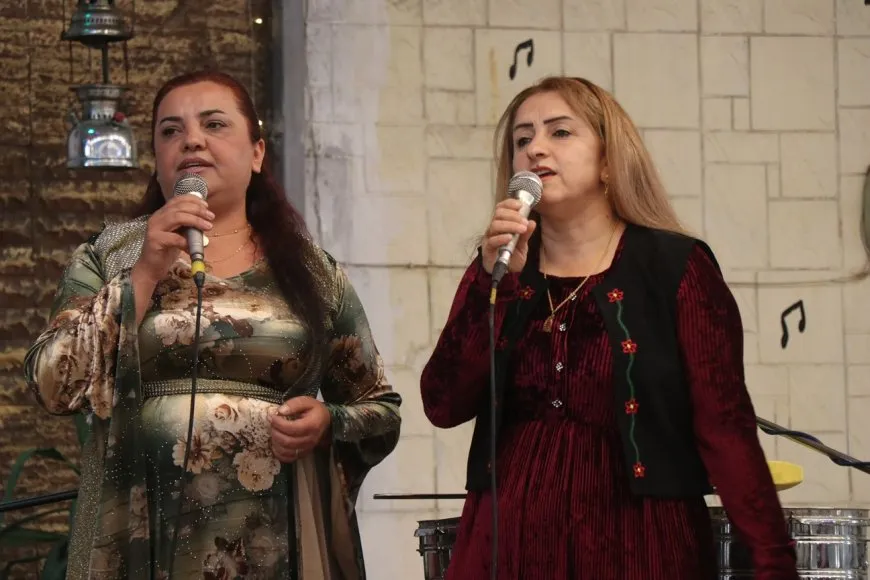 Tevgera Hîlala Zêrîna a Helebê konser li dar xist