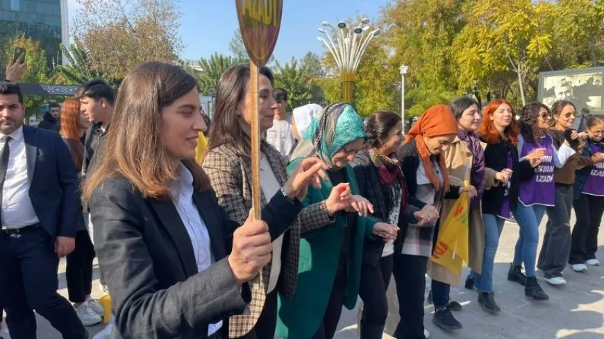 Girseya gel li qada mîtînga azadiye ye