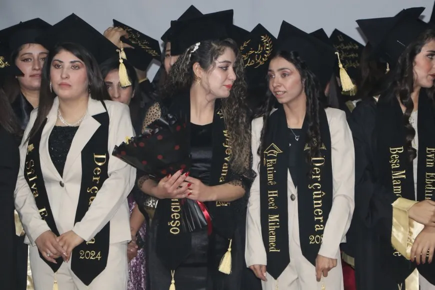 79 xwendekarên peymangehên kantona Efrîn û Şehbayê derçûn