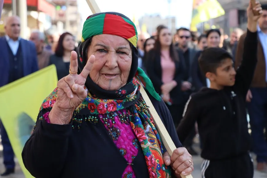 Li Qamişlo û Girkê Legê meş: Rêber Apo vîna me ye