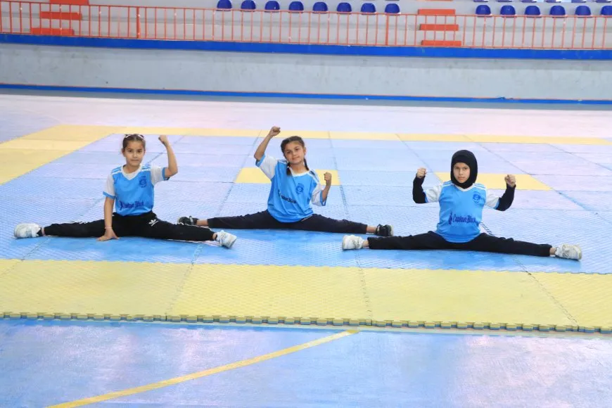 Li Qamişloyê turnuvaya kickboksê ya jinên ciwan li dar ket