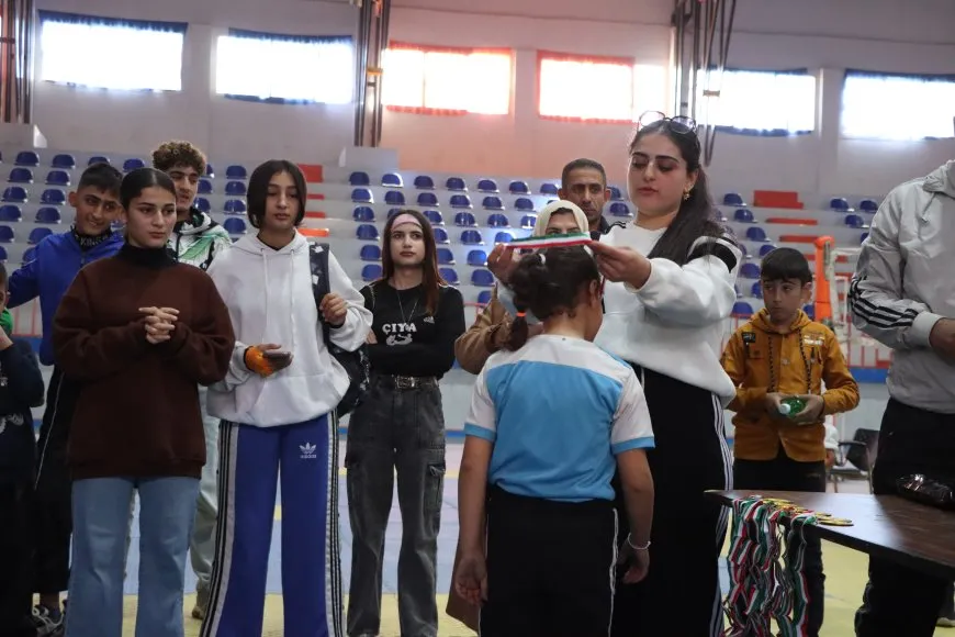 Li Qamişloyê turnuvaya kickboksê ya jinên ciwan li dar ket