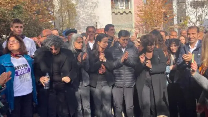 Li Dersimê girse li dijî qeyûmê dest bi meşê kir
