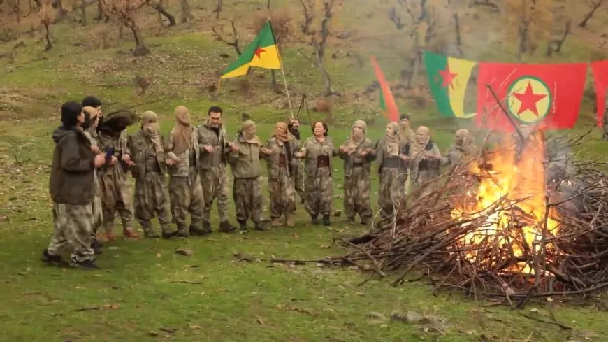 Gerîlayên HPG û YJA Starê Salvegera PKK’ê pîrozkirin