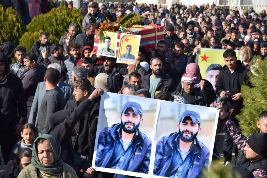 Gelê Kobanê 2 pakrewanên xwe oxir kirin