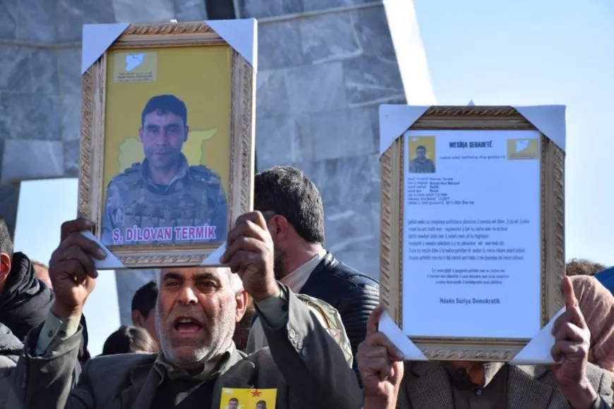 Gelê Kobanê 2 pakrewanên xwe oxir kirin