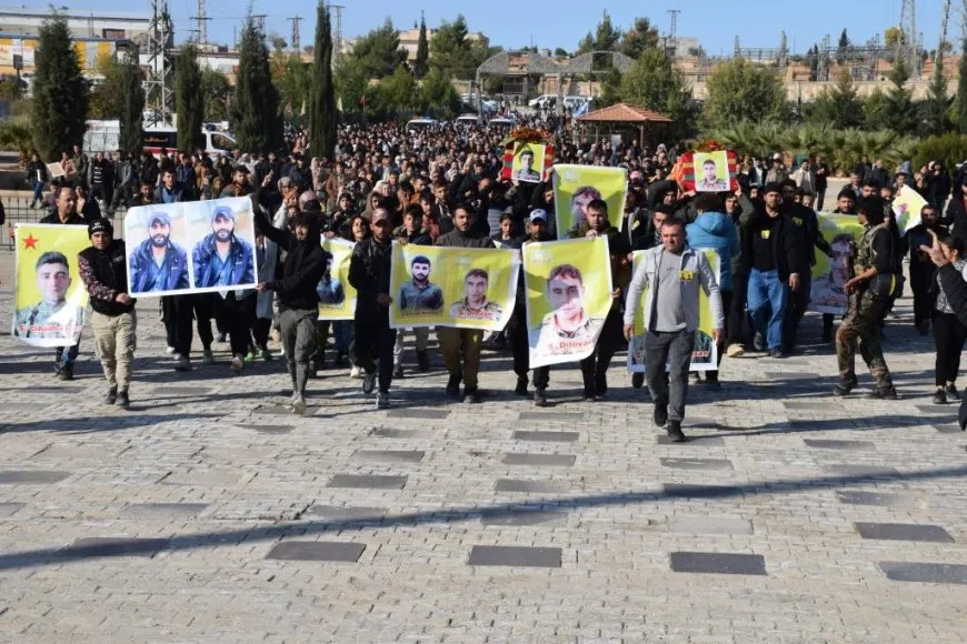 Gelê Kobanê 2 pakrewanên xwe oxir kirin