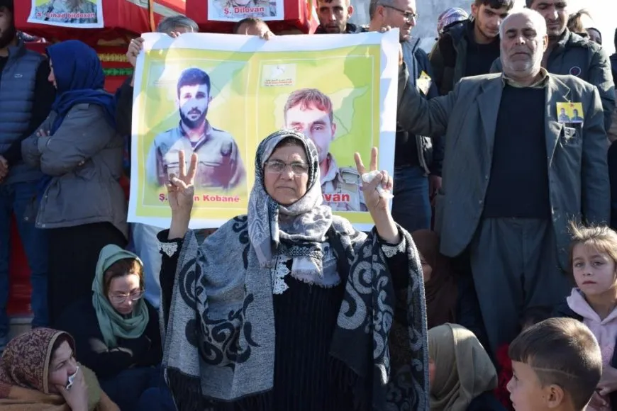 Gelê Kobanê 2 pakrewanên xwe oxir kirin