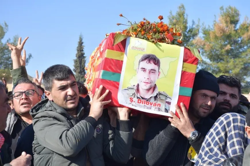 Gelê Kobanê 2 pakrewanên xwe oxir kirin