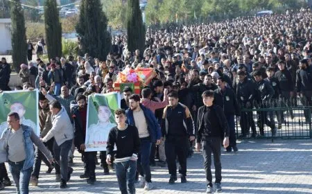 Cenazeyê şervanê Komandos li Kobanê spartin axê