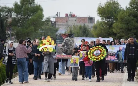 Şehîd Ronî Welat li ser gora xwe hat bibîranîn