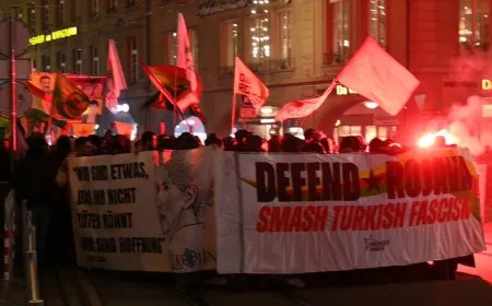 Ciwanên şoreşger ên Swîsreyî ji bo Rojava meşiyan