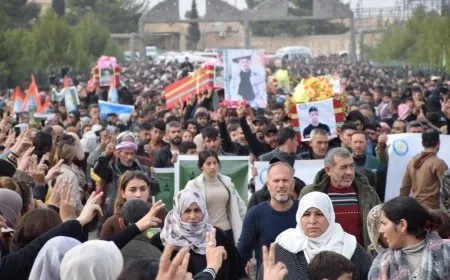 Bi hezaran kesan cangoriyên Minbic, Qerekozak û Tişrînê oxir kirin