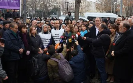 Meşvanên ‘Çareserî û Azadiyê’ bang li Meclisê kirin