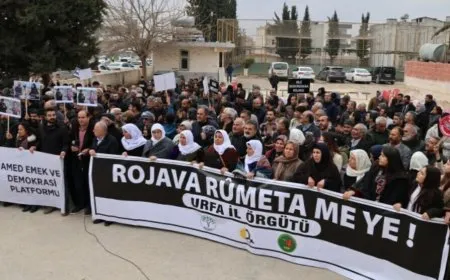 Ji çalakiya li ser sînorê Kobanê: Em deng bidin banga Rêber Apo