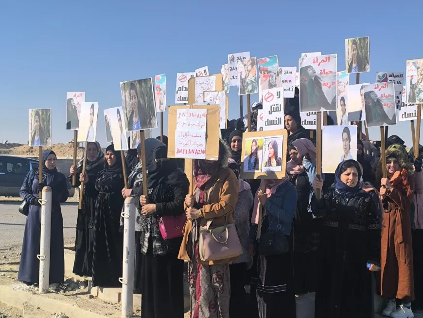 Jinên li Dêrazorê piştgirî da berxwedana jinên li Bakurê Kurdistanê