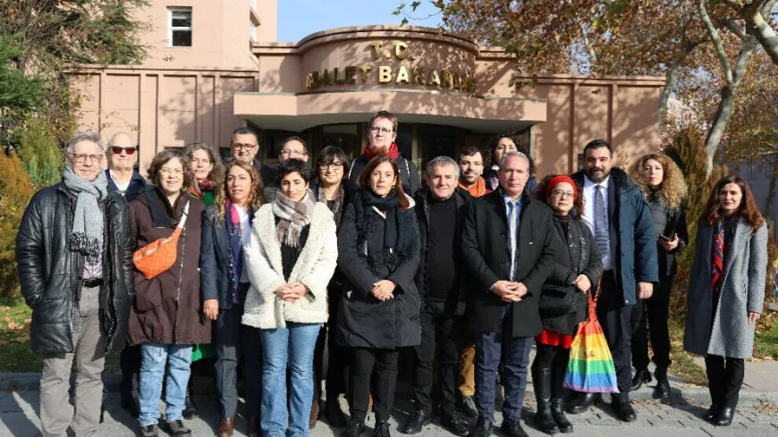 Şandeya navneteweyî ji bo hevdîtina bi Rêber Abdullah Ocalan re serlêdan kir