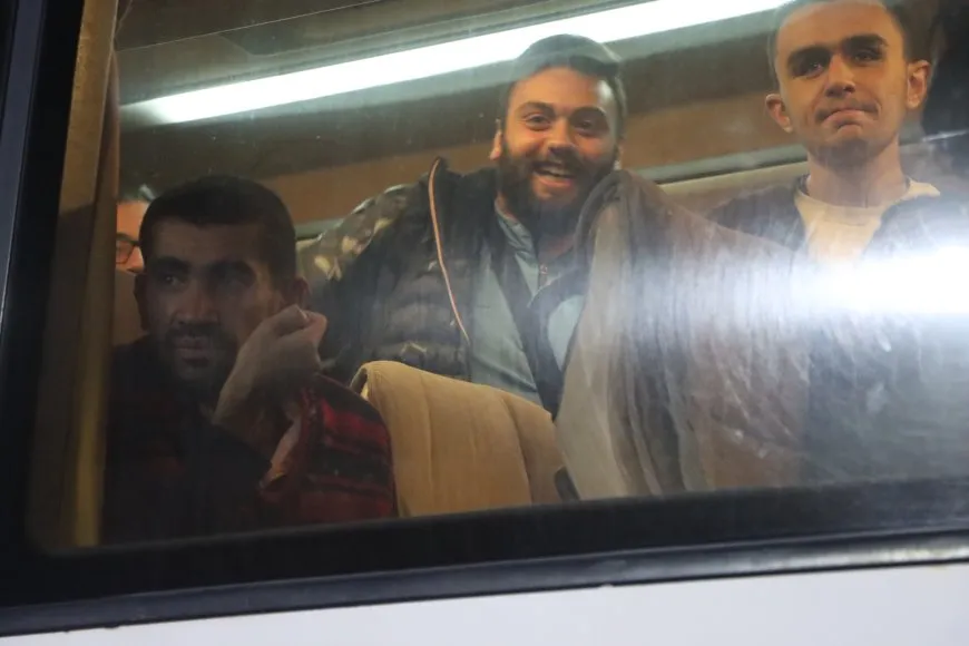 200 xwendekar ji Helebê gihiştin Qamişlo