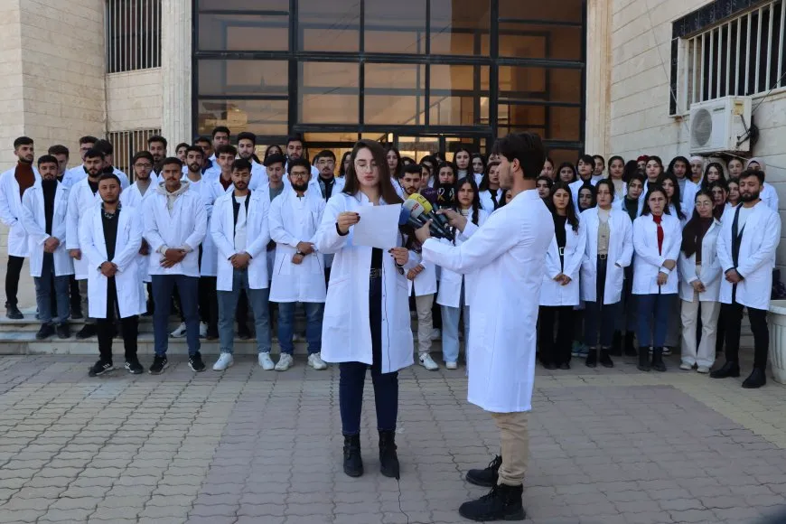 Xwendekaran desteka xwe ji bo koçberan ragihand