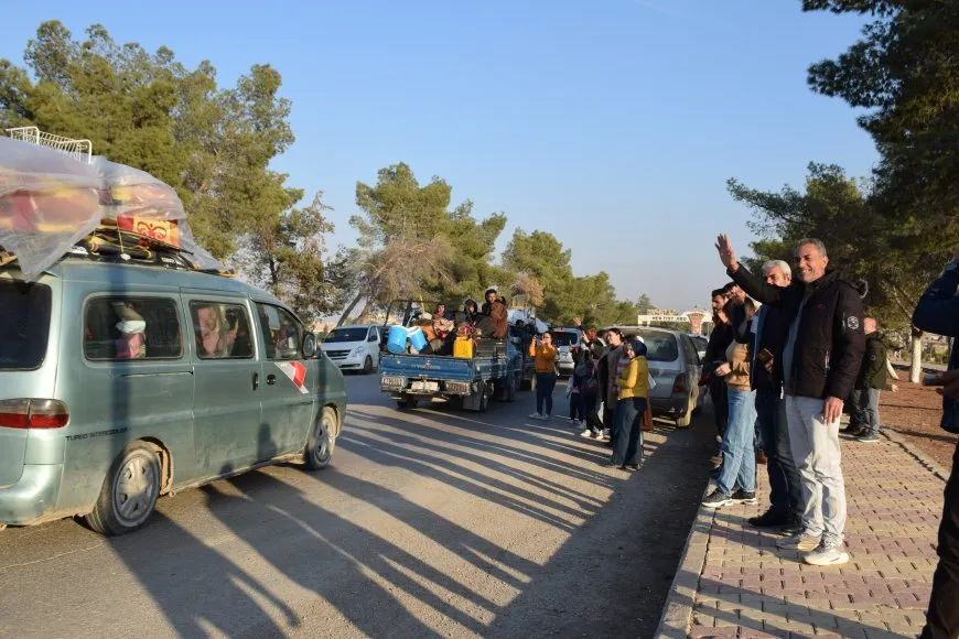 Koçberên Efrîn û Şehbayê gihîştin Cizîrê