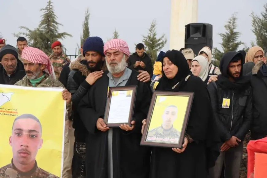 Gelê Reqeyê 3 şehîdên xwe bi girseyî oxir kirin