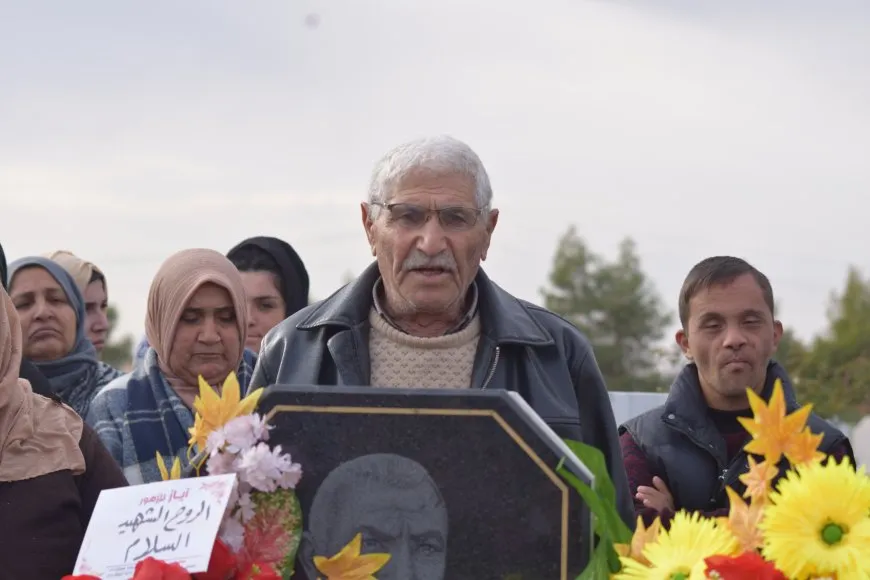 Şehîd Ronî Welat li ser gora xwe hat bibîranîn