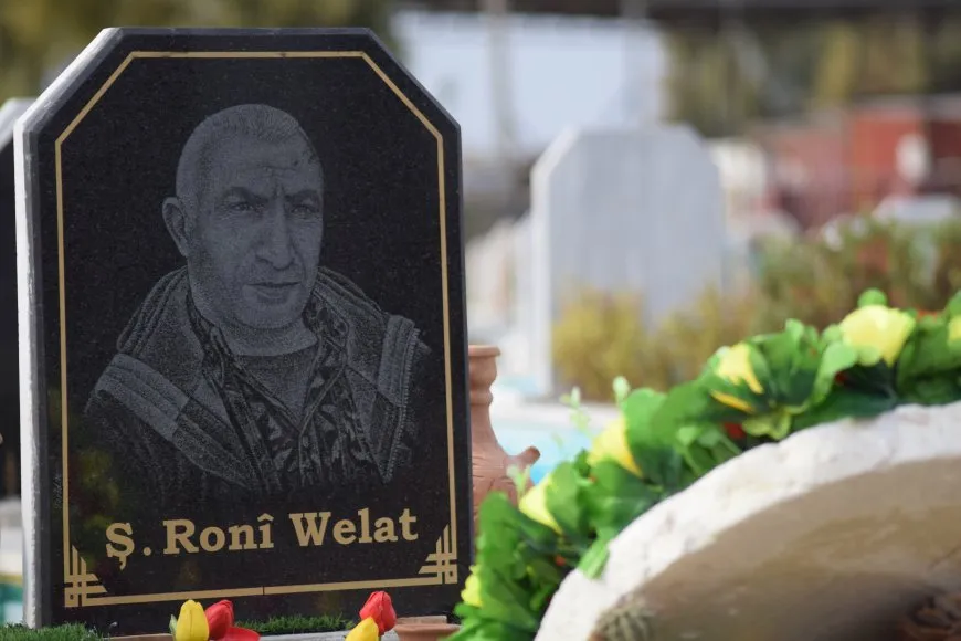 Şehîd Ronî Welat li ser gora xwe hat bibîranîn