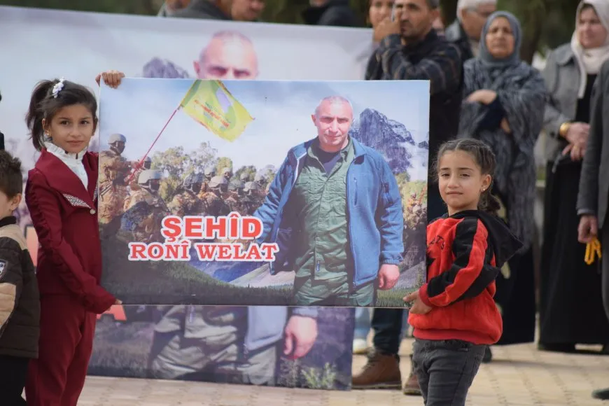 Şehîd Ronî Welat li ser gora xwe hat bibîranîn