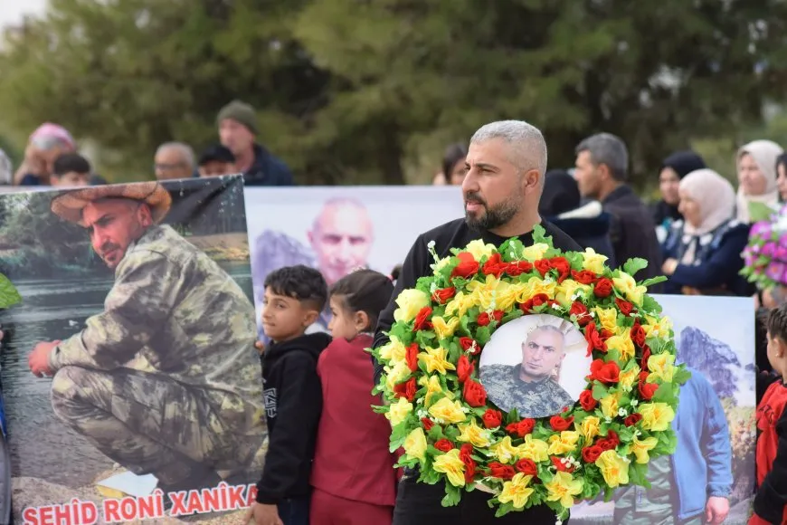 Şehîd Ronî Welat li ser gora xwe hat bibîranîn