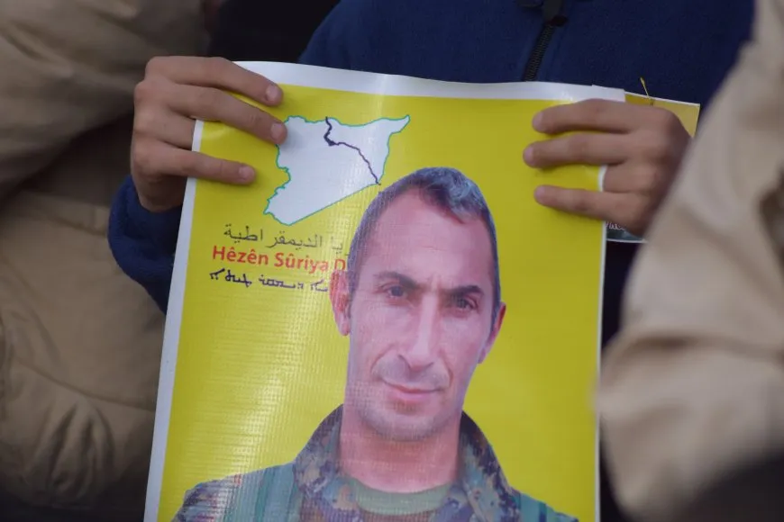 Şehîd Ronî Welat li ser gora xwe hat bibîranîn