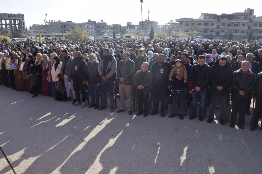 Şêniyan sersaxî da malbatên şehîd Enes û Ebdela