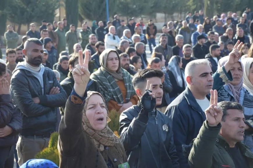 Li Kobanê merasîmê 4 şehîdan