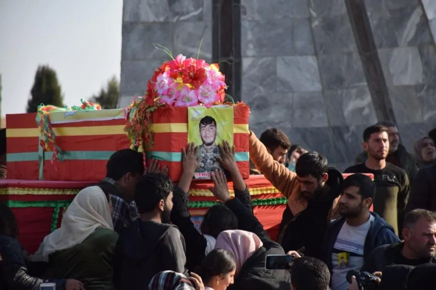 Li Kobanê merasîmê 4 şehîdan